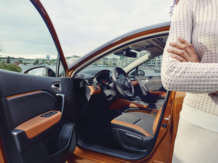 Интерьер Renault Captur 2019 года  (WW) (фото 86 из 138)